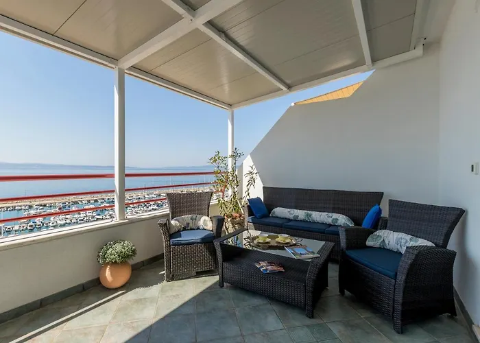 Seaside Penthouse With Hot Tub Sky Living
