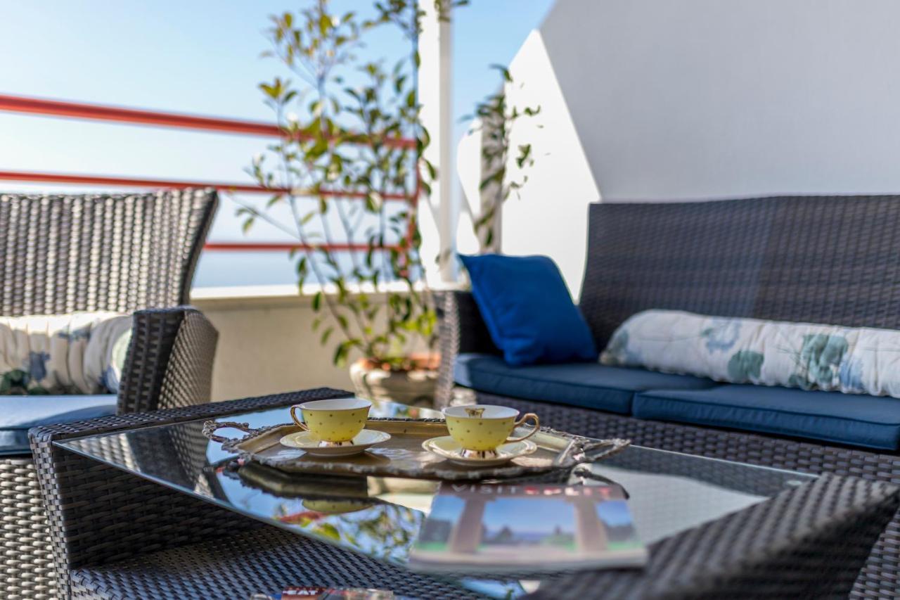 Seaside Penthouse With Hot Tub Sky Living Appartement