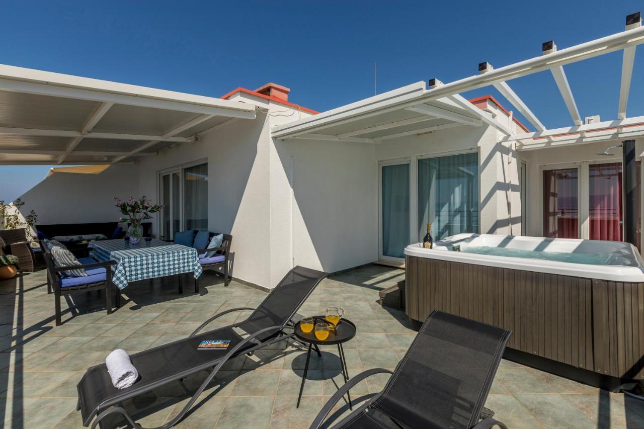 Seaside Penthouse With Hot Tub Sky Living Spalato